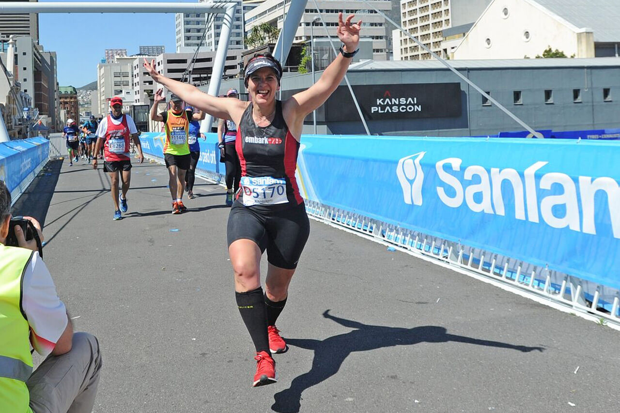 Crossing-the-Freedom-Bridge-at-the-Cape-Town-Marathon