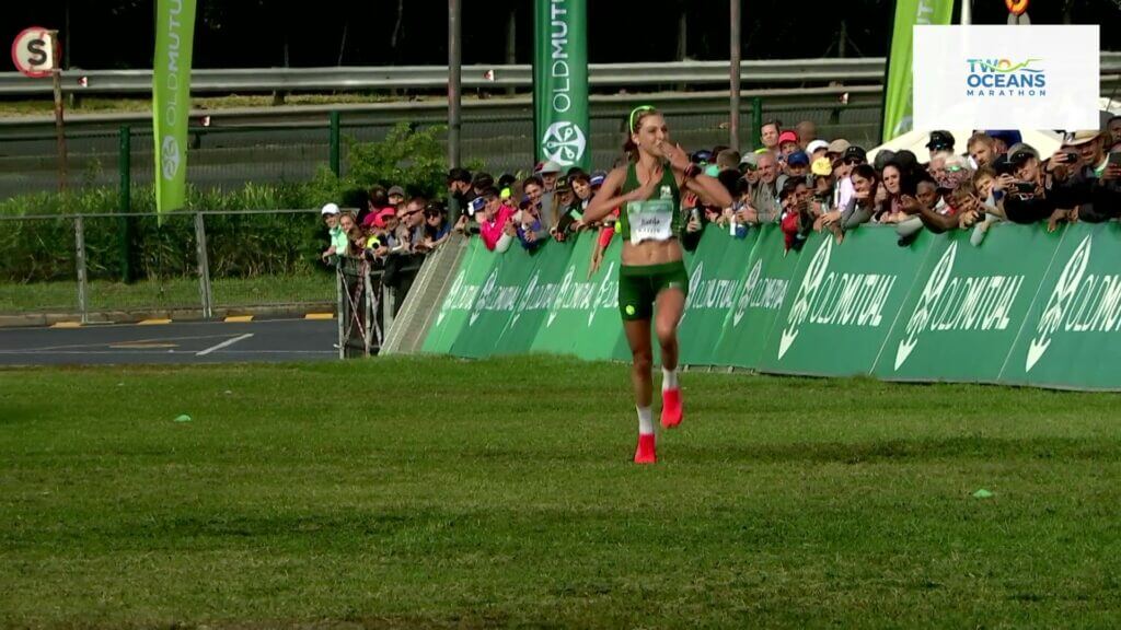 Gerda Steyn winning the 2019 Two Oceans Marathon